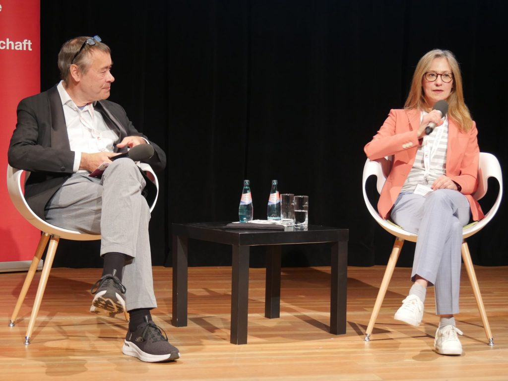 (v.l.n.r.): bpb-Präsident Thomas Krüger und Prof. Dr. Paula Diehl, Universität zu Kiel