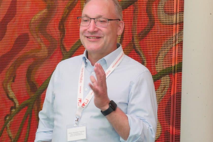 Oliver Haustein-Teßmer, Chief Transformation Officer der Neuen Pressegesellschaft (Ulm) weiß, worauf es beim Dialog im Lokaljournalismus ankommt. (Foto: Marcus Klose/drehscheibe)