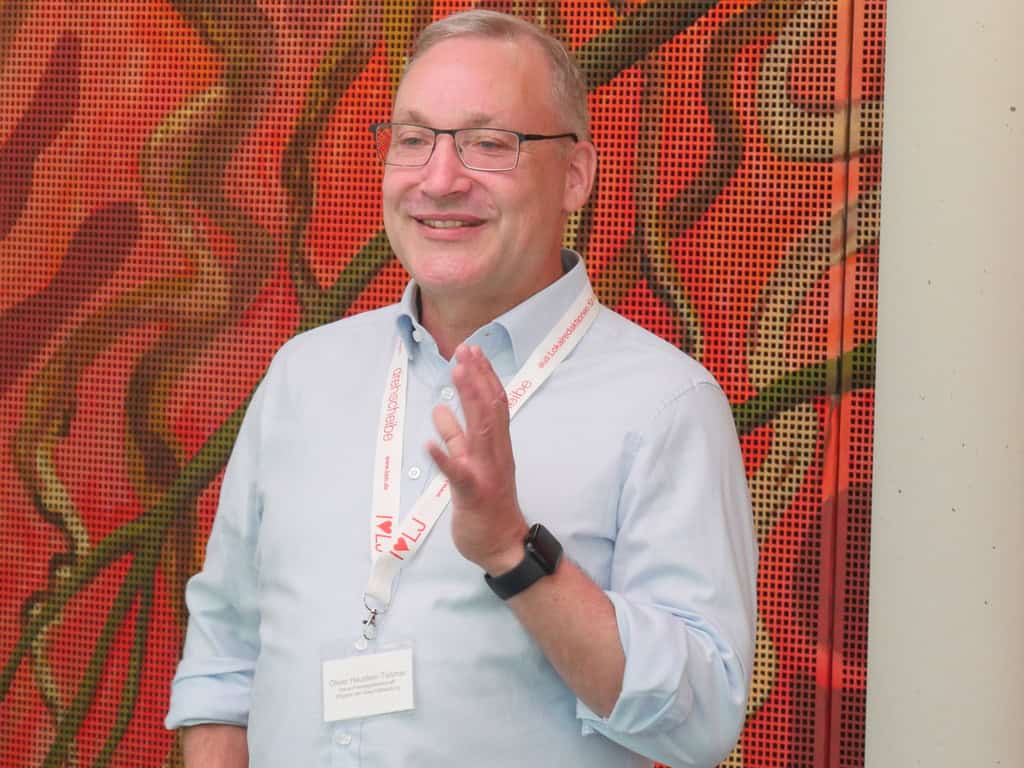 Oliver Haustein-Teßmer, Chief Transformation Officer der Neuen Pressegesellschaft (Ulm) weiß, worauf es beim Dialog im Lokaljournalismus ankommt. (Foto: Marcus Klose/drehscheibe)